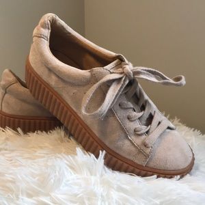 Platform sneakers